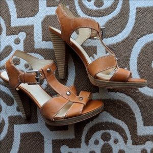 Coach Camel Heels Size 10 Excellent Used Condition